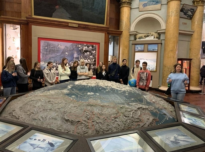Студенты СПбКТ посетили музей Арктики и Антарктики