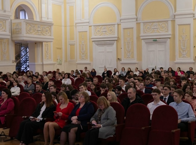 В Санкт-Петербургском колледже телекоммуникаций вручили дипломы выпускникам 2024 года