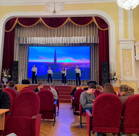 Студенты СПбКТ отметили День города