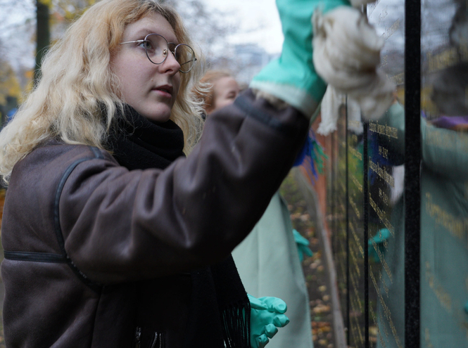 Студенты СПбКТ — участники акции «С уважением к памяти»