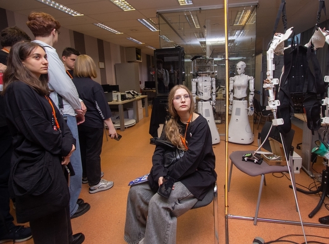 В СПбГУТ провели молодежный киберфестиваль «Первые на связи»