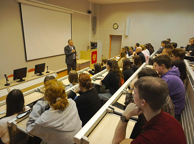 Ректор СПбГУТ встретился со старостами первого курса
