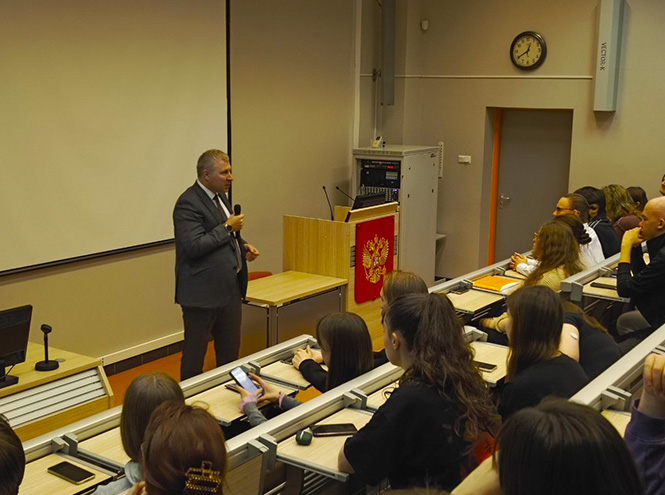 Ректор СПбГУТ встретился со старостами первого курса