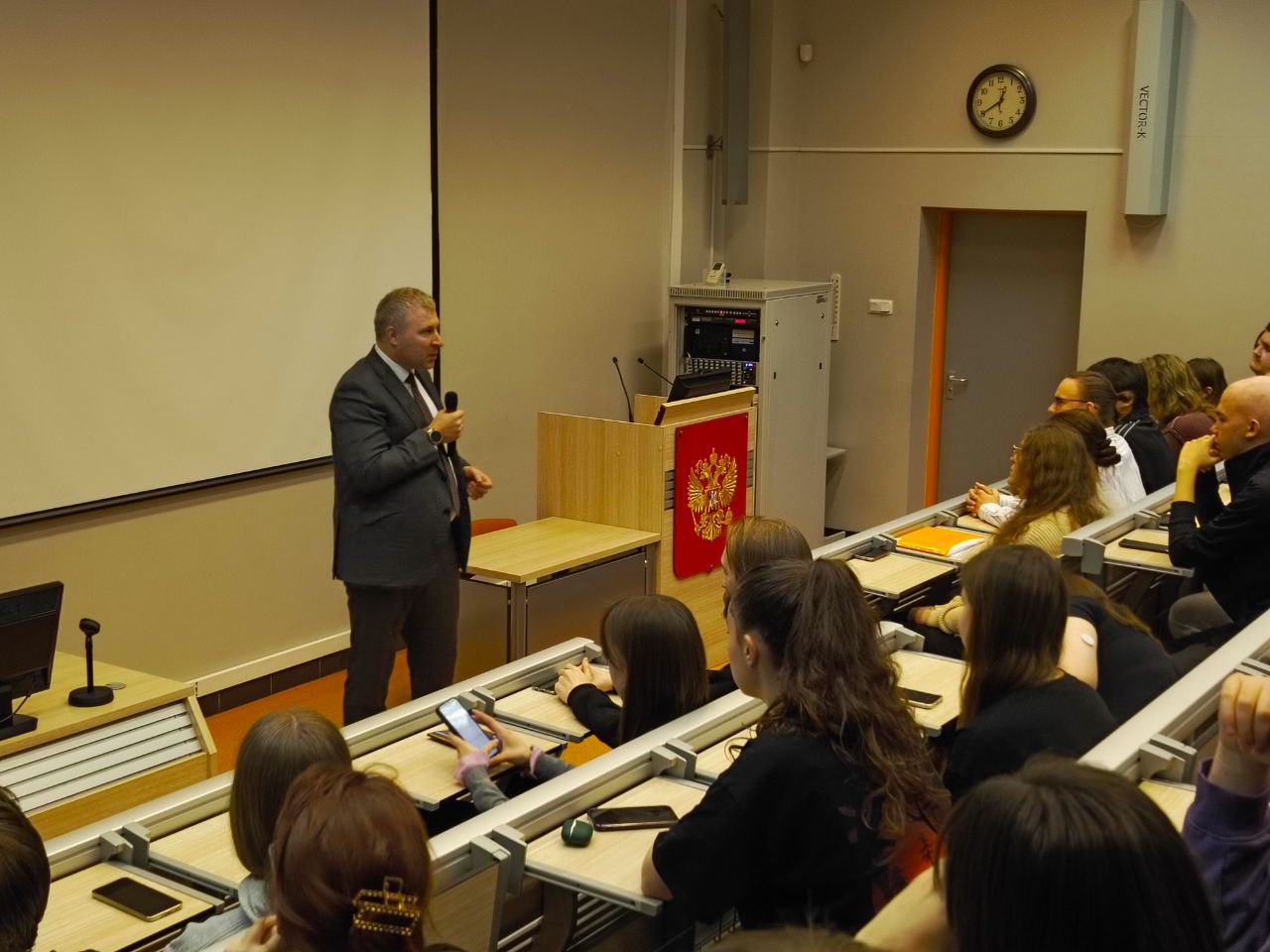 Ректор СПбГУТ встретился со старостами первого курса