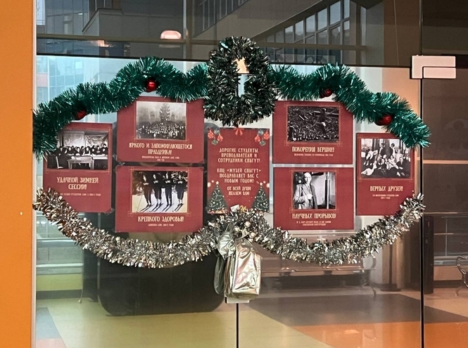 Новогодняя выставка в СПбГУТ напоминает о вечных ценностях