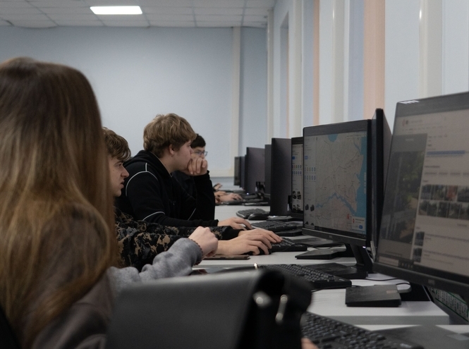 В СПбГУТ дали «ИТ-старт» петербургским школьникам