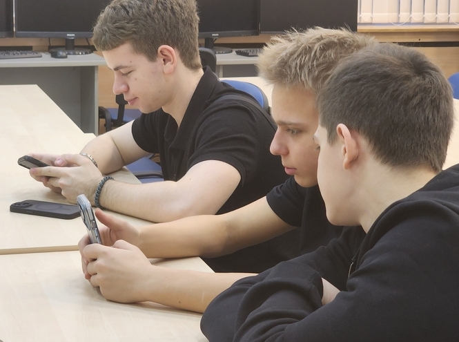 В СПбГУТ дали «ИТ-старт» петербургским школьникам