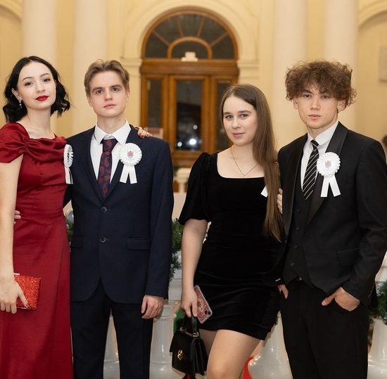 Студенты СПбГУТ — участники губернаторского новогоднего бала