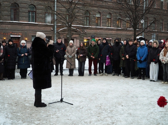 Студенты СПбКТ почтили память А. С. Пушкина в 189-ю годовщину смерти поэта