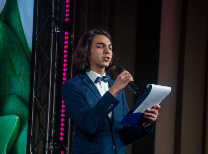 В колледже университета отметили 8 марта