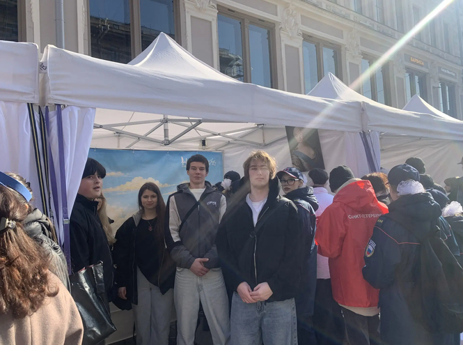 Студенты СПбКТ на патриотической акции «Крым сквозь века».