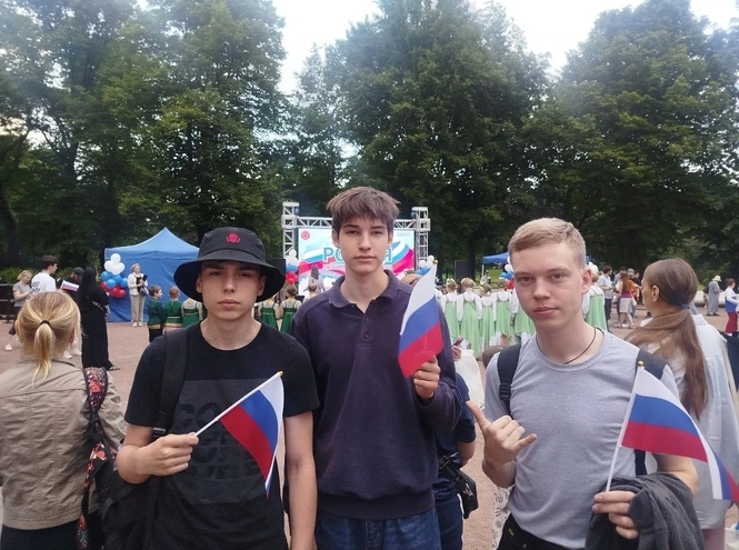 Студенты СПбКТ на городском празднике «Россия — любимая наша страна!»