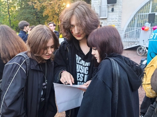 Всезнайки!